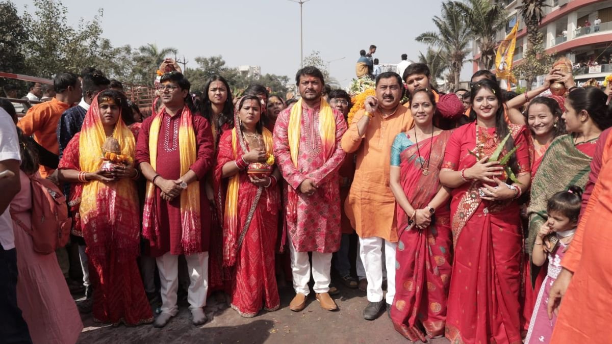 Grand Kalash Yatra organised ahead of historic Shiv Mahapuran Katha in Surat